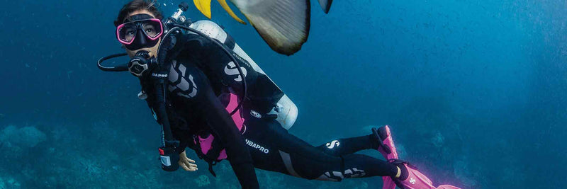 Scbuapro gear package, diver floating in the water column on a reef drift dive